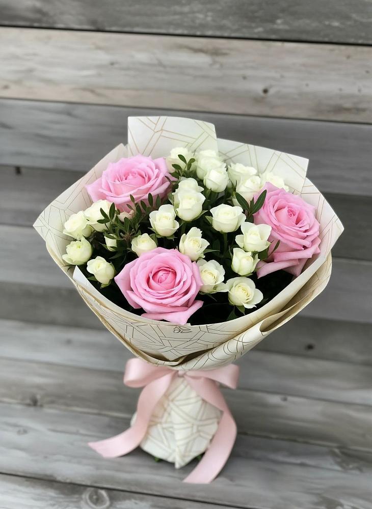 Букет цветов из: Розы в Неболчах