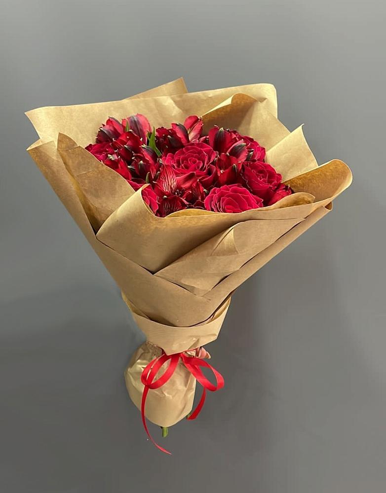 Букет цветов из: Альстромерии и Розы в Неболчах