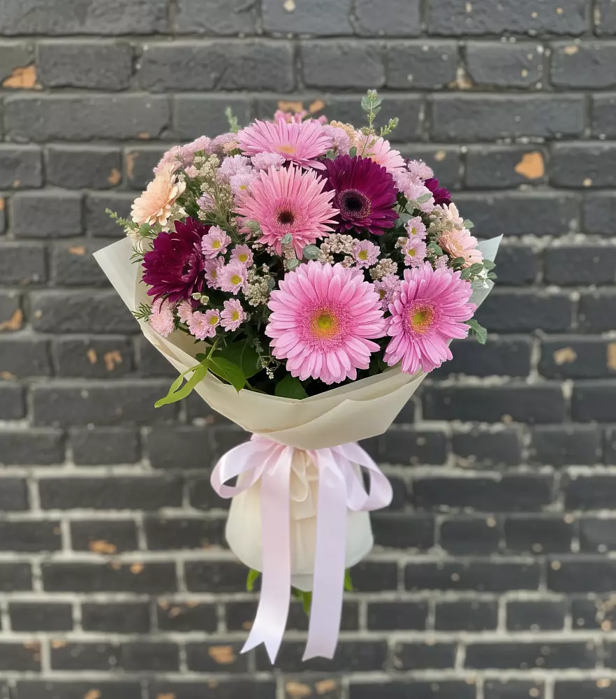 Букет цветов из: Герберы и Хризантемы в Неболчах