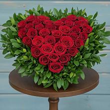 Цветочная композиция из Розы в виде сердца в Неболчах