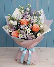 Букет цветов из:  Лизиантусы, Розы, Альстромерии и Гипсофила в Неболчах