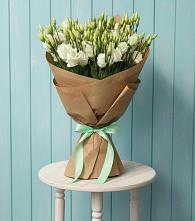 Букет цветов из:  Лизиантусы в Неболчах