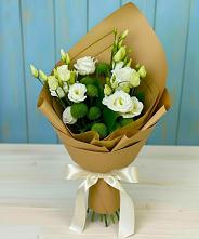 Букет цветов из:  Хризантемы и Лизиантусы в Неболчах