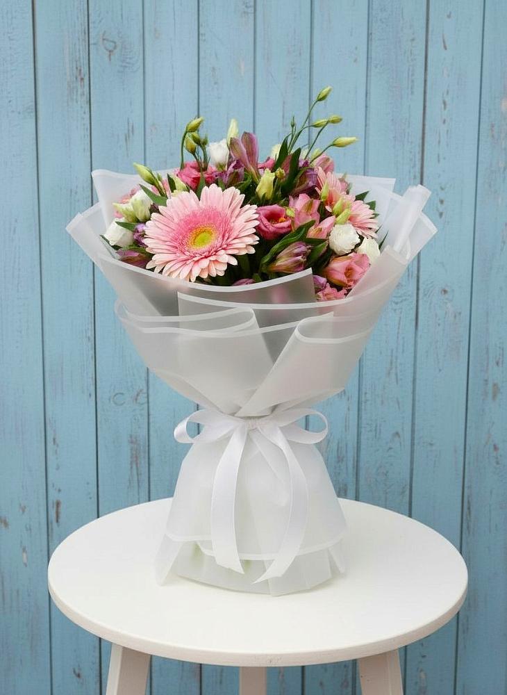 Букет цветов из: Герберы, Альстромерии и Лизиантусы в Неболчах