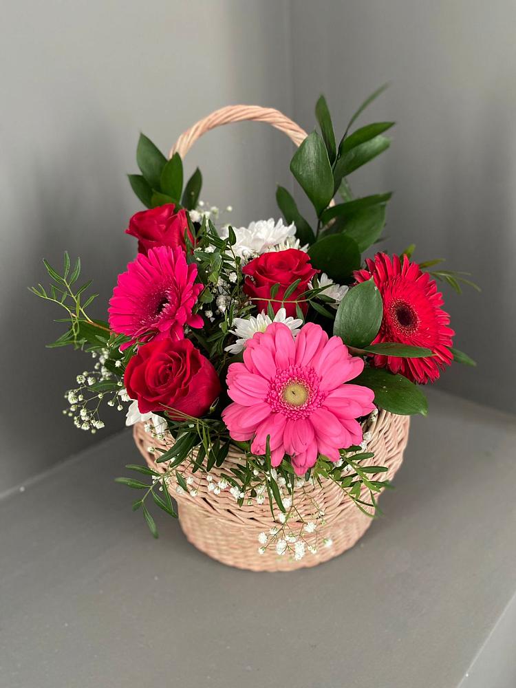 Цветочная композиция из Розы, Хризантемы и Герберы в корзине в Неболчах