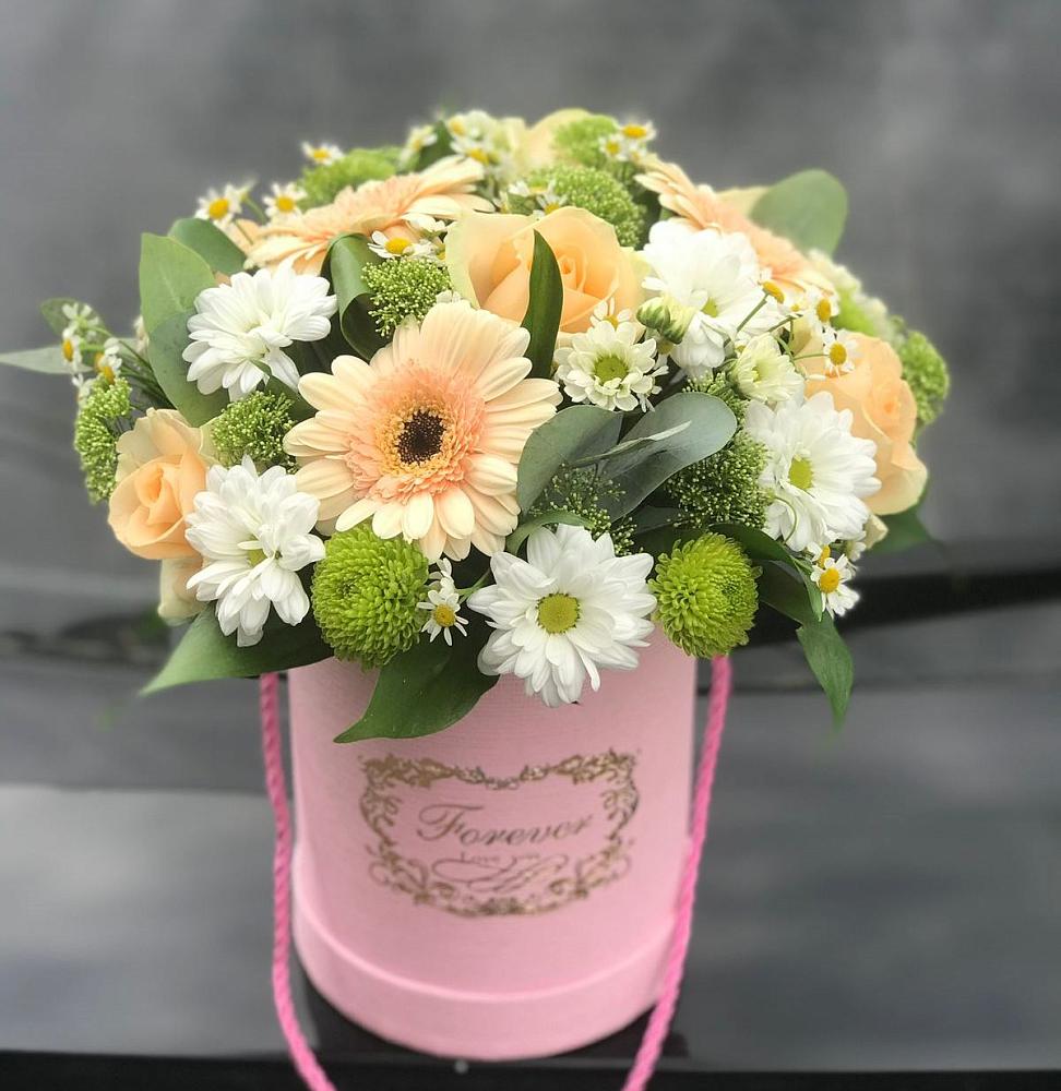 Цветочная композиция из Розы, Герберы и Хризантемы в шляпной коробке в Неболчах