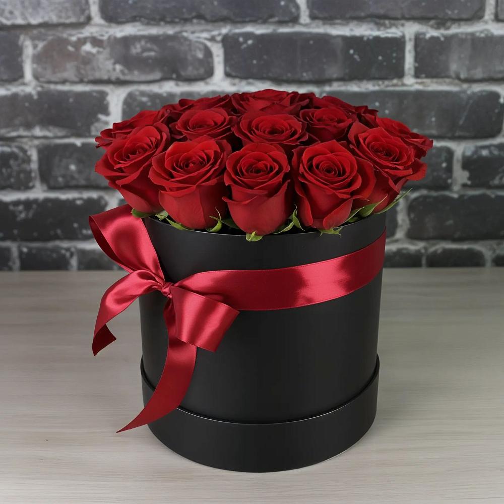 Цветочная композиция из Розы в шляпной коробке в Неболчах